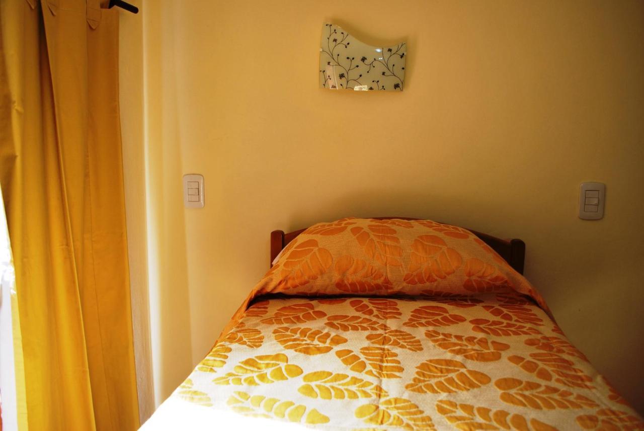 Hostel Pioneros Del Valle El Chalten Eksteriør bilde