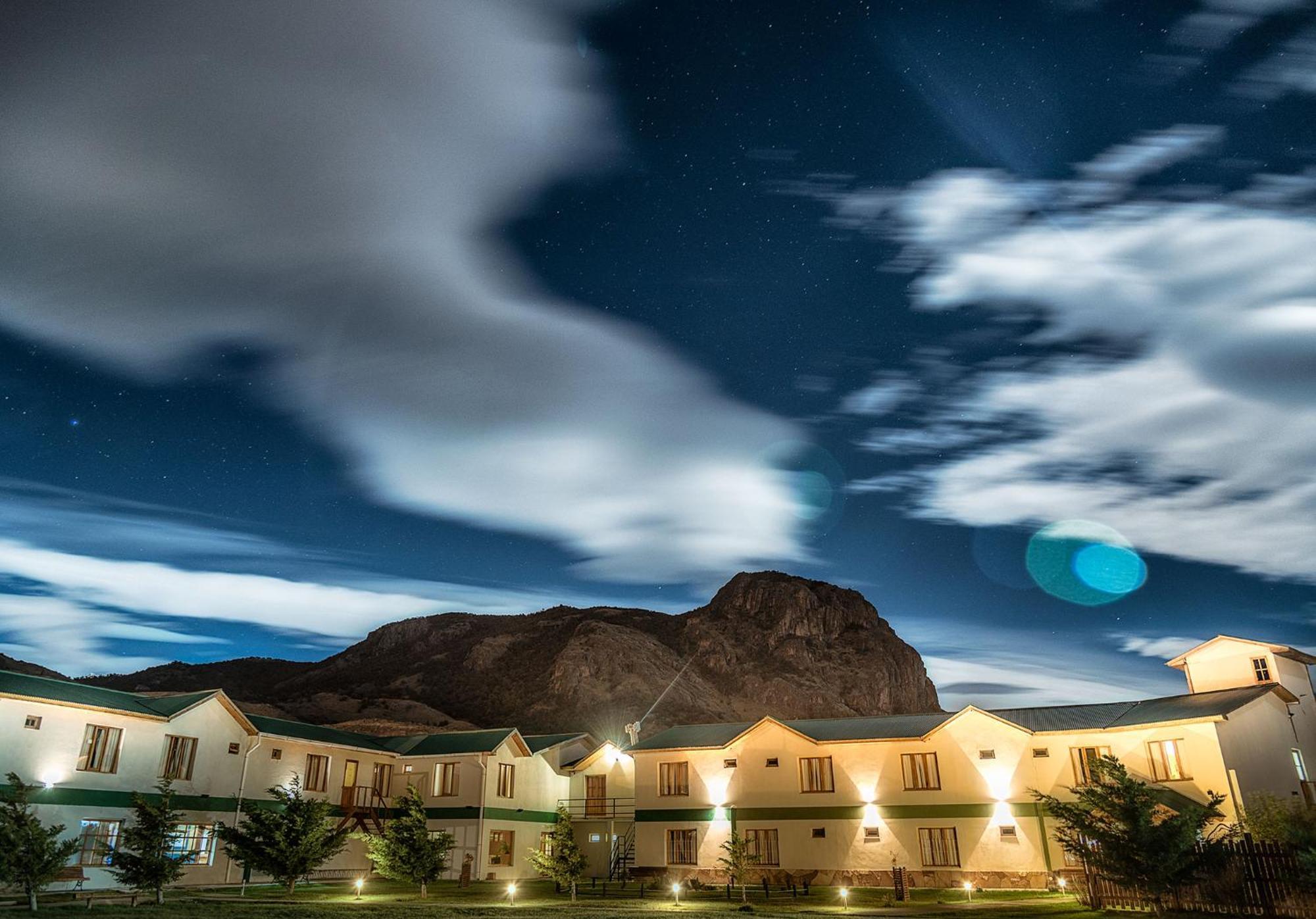 Hostel Pioneros Del Valle El Chalten Eksteriør bilde